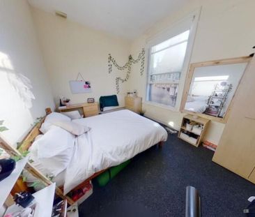 6 bedroom flat to rent - Photo 4