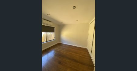 Fully Renovated Villa - Photo 3