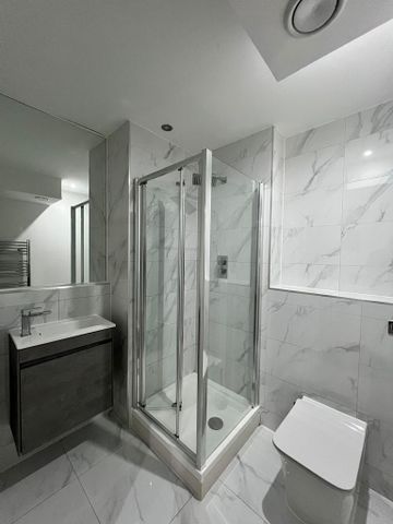 1 bedroom in a flat share to rent - Photo 5