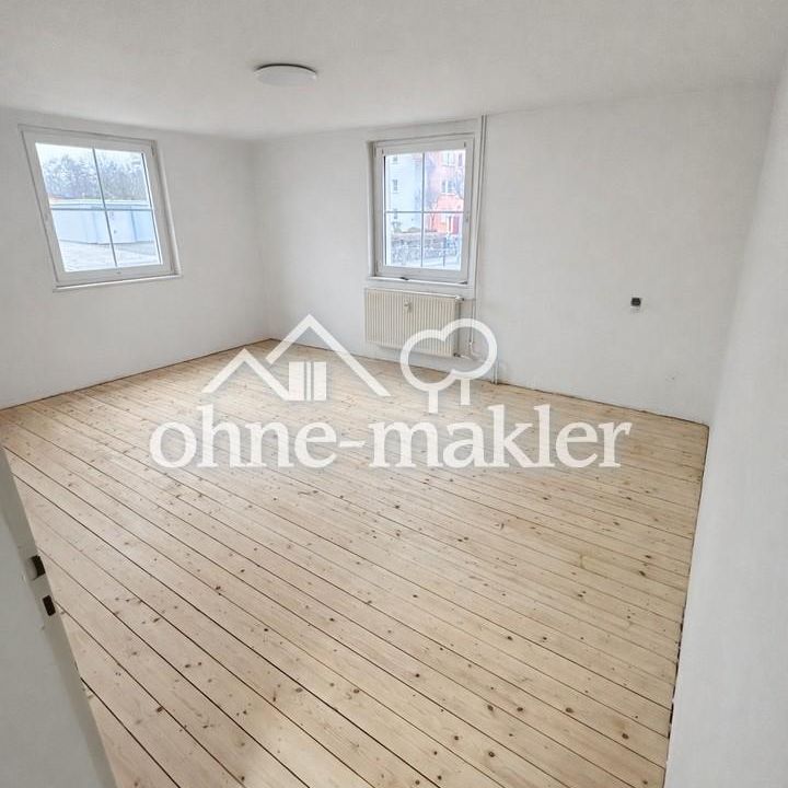 Helle Wohnung mit moderner Einbauküche, Balkon und PKW-Stellplatz - Photo 1