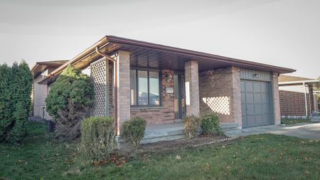 For Lease - 699 Classic Drive Unit# Main, London East, Ontario - Photo 4