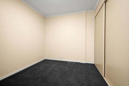 Spacious Apartment With High Ceilings In The Heart Of North Albury - Photo 5