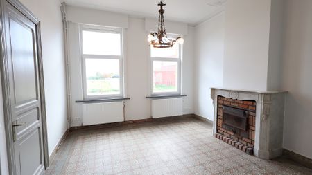 Karaktervol, gerenoveerd herenhuis met loods en weide te huur in Gits - Photo 3