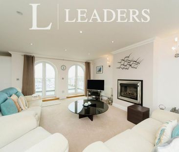 3 bedroom flat to rent - Photo 1