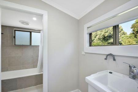 Charming Refreshed Cottage in a Convenient Location - Photo 2