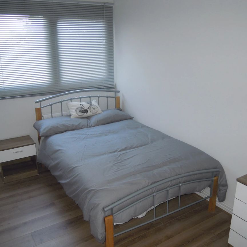 22 Corringham House (ii) – Room 2 - Photo 1