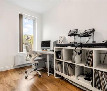 2 Bedroom Apartment To Let - Photo 4