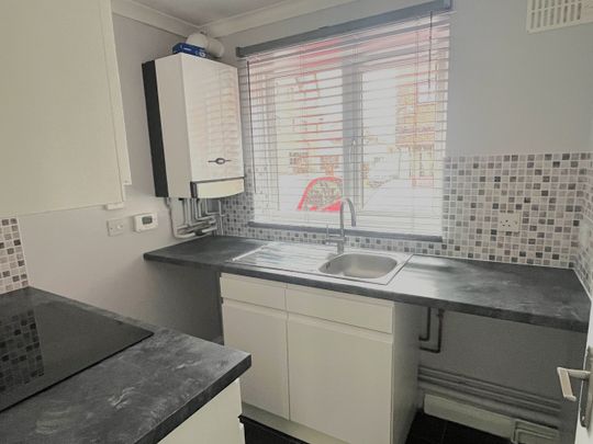 Mumby Road, Gosport - Photo 1