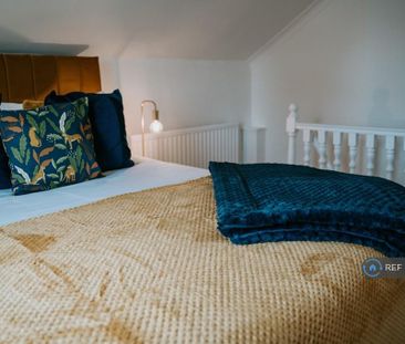 3 bedroom semi-detached house to rent - Photo 6