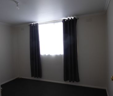 Centrally located and affordable! - Photo 4