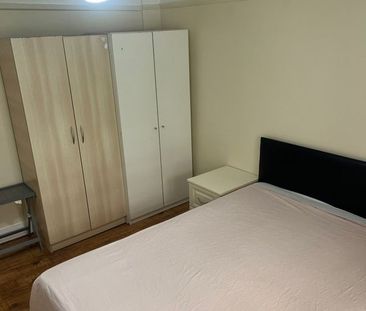 Room in a Shared House, Crest Road, NW2 - Photo 1