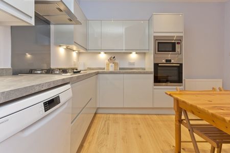 2 Bed Flat, Esslemont Avenue, AB25 - Photo 4