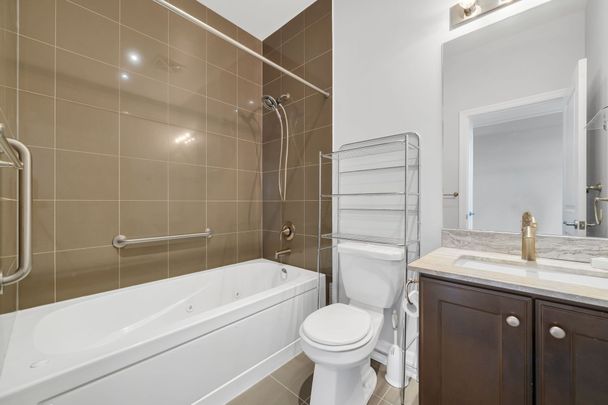 For Lease - 111 Civic Square Gate Unit# 518, Aurora, Ontario - Photo 1