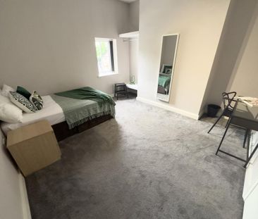 6 bedroom flat to rent - Photo 3