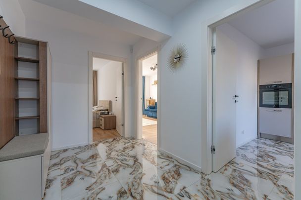 Apartament de lux cu 2 camere si 2 balcoane in Tractorul - Photo 1
