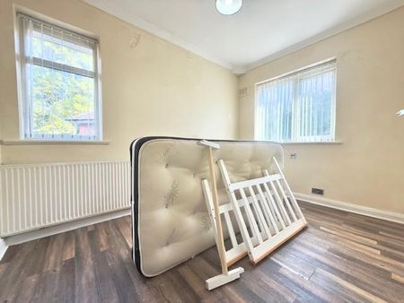 3 bedroom semi-detached house to rent - Photo 3