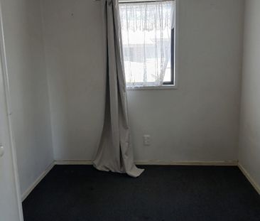 Comfortable 3-Bedroom Home in Randwick Park - Photo 4