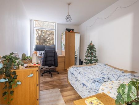 3 bedroom apartment to rent - Photo 4