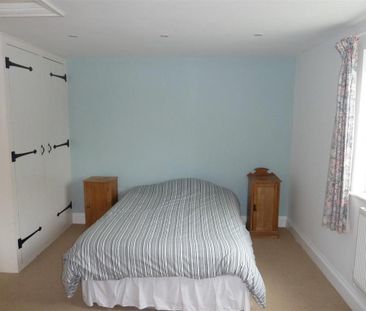 1 bedroom semi-detached bungalow to rent - Photo 3