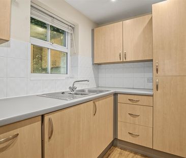 Russell Road, Town Centre, Basingstoke - Photo 6