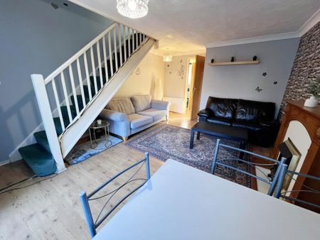 2 bedroom terraced house to rent - Photo 2