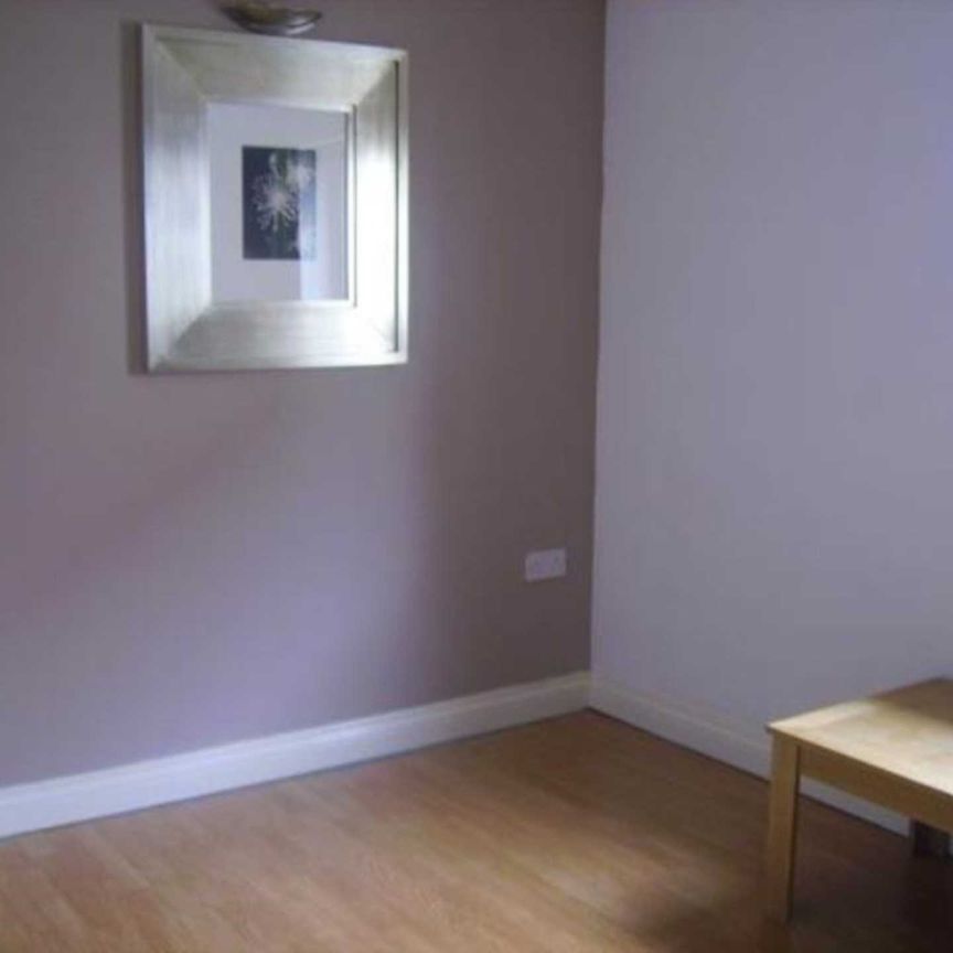 Price £850 pcm - Available Now - Furnished - Photo 1
