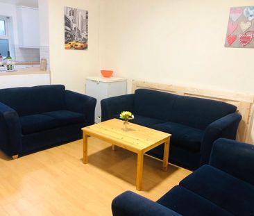 6 bedroom house to rent Pomona Street, Sheffield, South Yorkshire, S11 - Photo 2