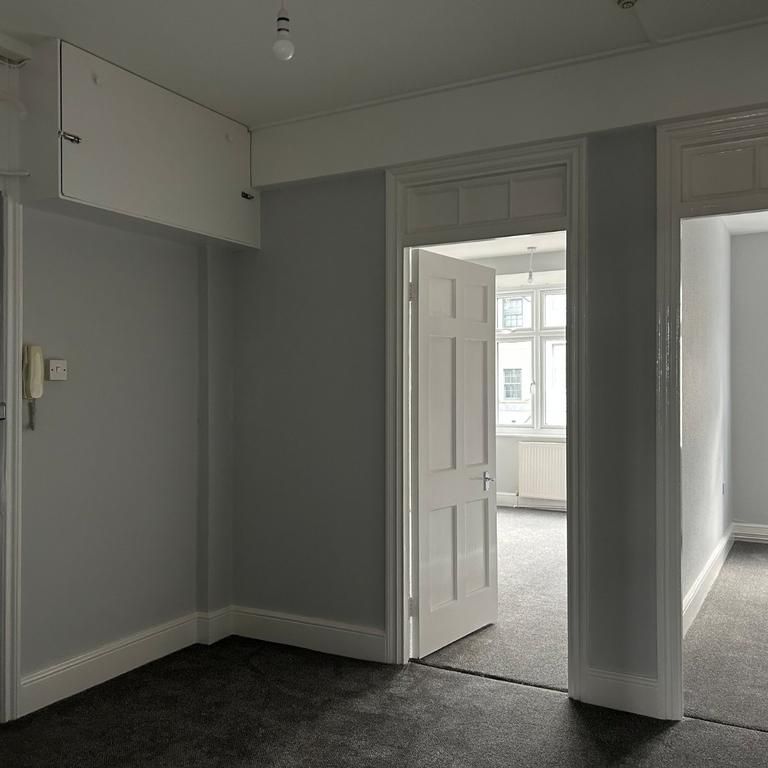 3 bedroom flat to rent - Photo 1