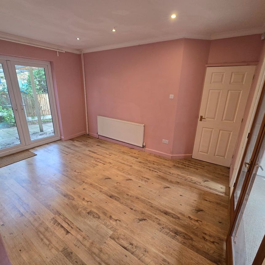 3 Bed Semi-Detached House, Caythorpe Rise, NG5 - Photo 1