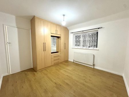 3 bedroom semi-detached house to rent - Photo 4