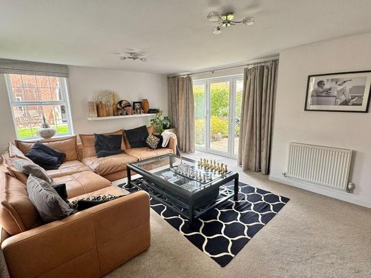 5 bedroom detached house to rent - Photo 1