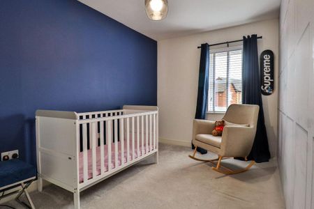 5 bedroom detached house to rent - Photo 3