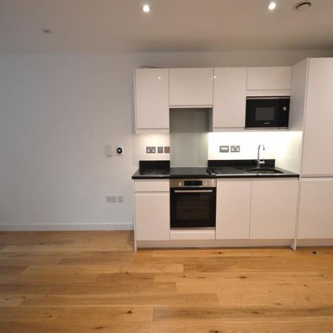 1 Bedroom Apartment To Let - Photo 1