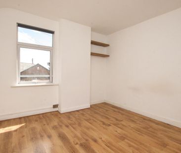 4 bedroom terraced house to rent - Photo 6