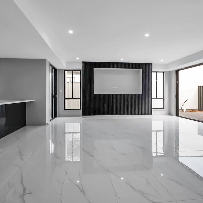 Luxurious 4 Bedroom House in Hillcrest.... - Photo 1
