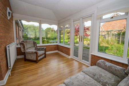 3 bed detached bungalow to rent in The Cloisters, South Gosforth, NE7 - Photo 4