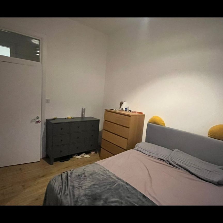 Room in a Shared Flat, Clarendon Street, G20 - Photo 1