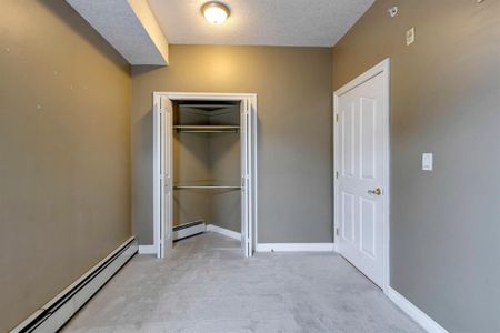 2 Bed Condo In Beltline With Undgr.Parking/In Suite Laundry/ Heat & Water Incl - Photo 5
