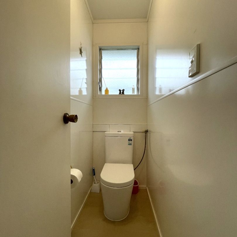 Spacious 4-Bedroom Family Home in Prime Bucklands Beach Location - Photo 1