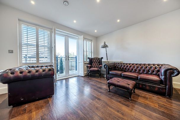 Flat to rent - Marion Gardens, Bromley, BR1 - Photo 1