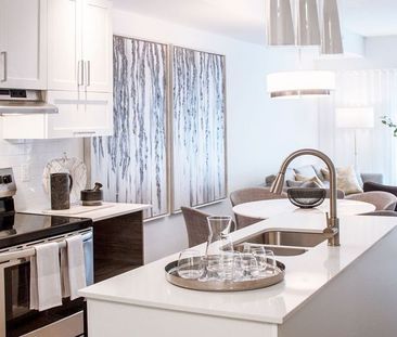 Petrie's Landing II by Brigil | 160 Ottawa Prestige Circle, Ottawa - Photo 1