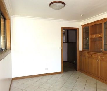 Family Home in Prime Location - Photo 4