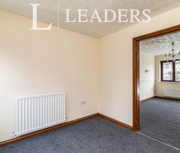 3 bedroom semi-detached house to rent - Photo 1