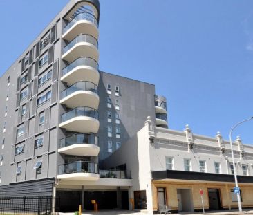 City Living Apartment - Photo 3