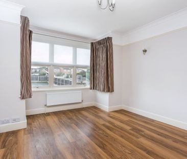 5 bedroom detached house to rent - Photo 4