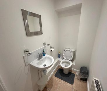 2 bedroom end of terrace house to rent - Photo 6