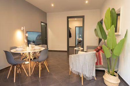 Carrer de Ferran, Barcelona, Catalonia 08002 - Photo 3