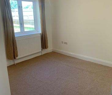 2 bed Apartment - To Let - Photo 3
