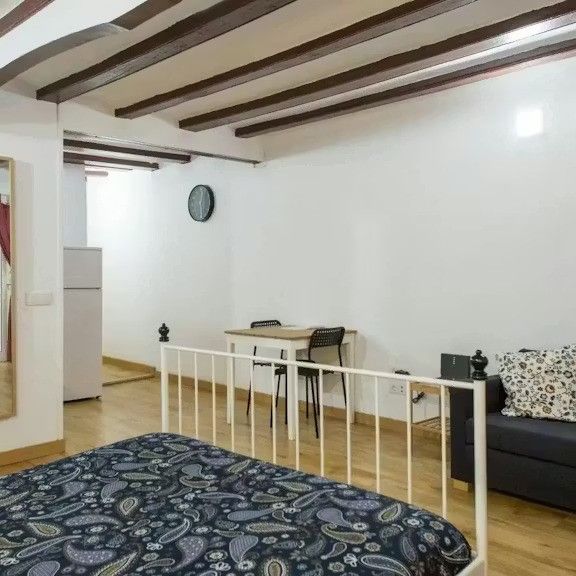 Carrer de Valldonzella, Barcelona, Catalonia 08001 - Photo 1