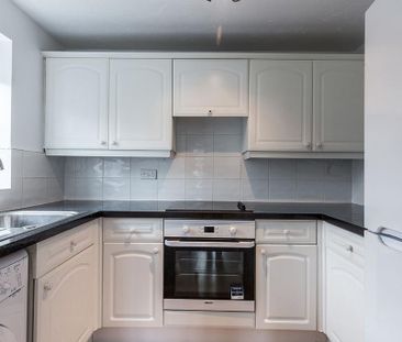 2 bedroom ground floor flat to rent - Photo 3